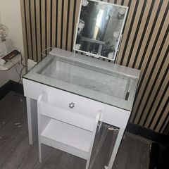 child's vanity unit
