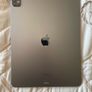 iPad Pro (2022) 12.9" Image 2
