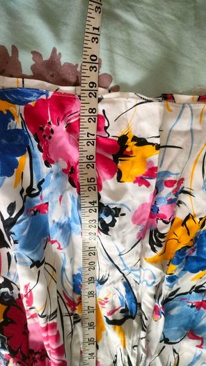 Vintage 80s 90s  floral Midi skirt size small