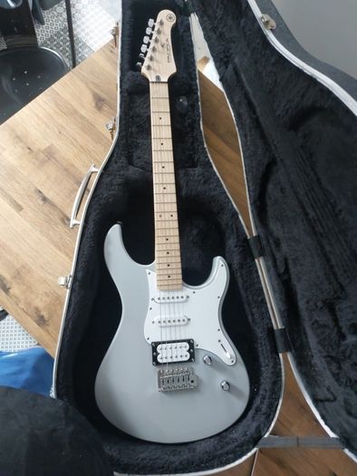 Yamaha Pacifica PAC112VM