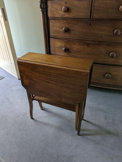 Small antique Sutherland Table