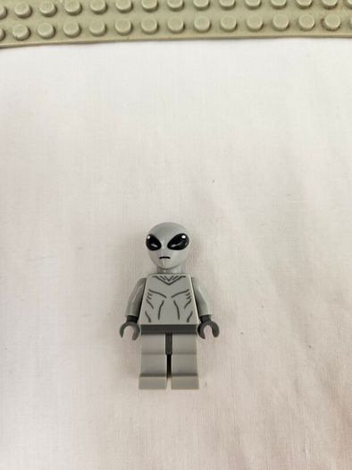 Rare Lego moon baseplate with alien minifig
