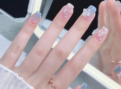 3D Detail Press on Nails in blue