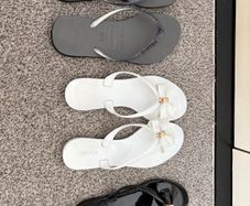 Havaianas plus 2 x Carvela gel flipflops
