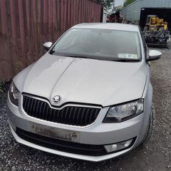 Breaking Skoda Octavia 2016 cxxb rtd