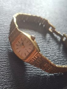 Lovely Vintage 1980's Ladie's Citizen Gold Plated Quartz Cocktail Japanese made Wristwatch