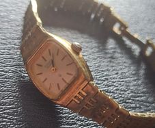 Lovely Vintage 1980's Ladie's Citizen Gold Plated Quartz Cocktail Japanese made Wristwatch