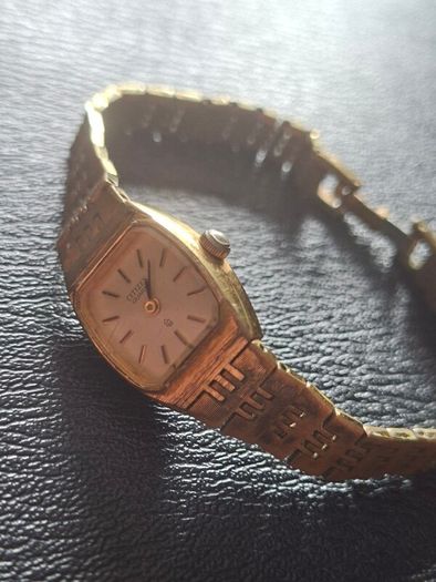 Lovely Vintage 1980's Ladie's Citizen Gold Plated Quartz Cocktail Japanese made Wristwatch