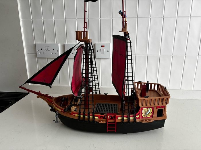 playmobil pirate ship with accessories