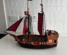 playmobil pirate ship with accessories
