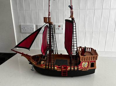 playmobil pirate ship with accessories
