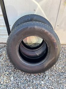 2x 255/70 R16 General Grabber GT tyres