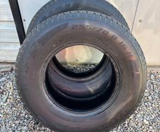 2x 255/70 R16 General Grabber GT tyres