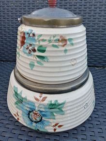 Beautiful Vintage Ceramic Pots Set