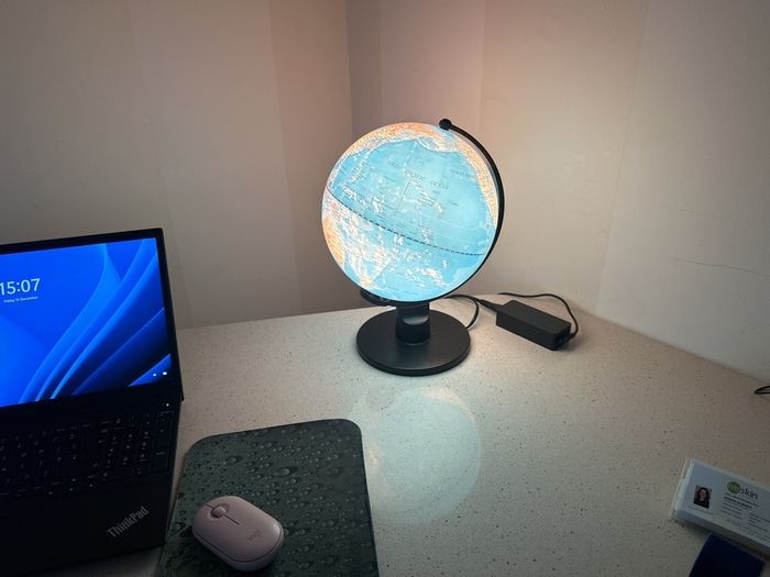Light up Globe