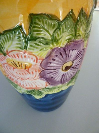 Ornamental Tall Decorative oriental Vase Immaculate
