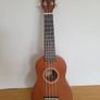 ukulele like new incl case Image 2