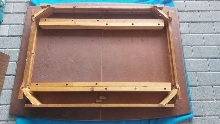 Fabulous Original Mid-Century Modern Extendable Dining or Kitchen Table For Four to Six People, Very Good Condition, Chairs NOT Included