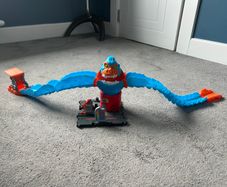 Hot Wheels Wreck & Ride Gorilla Attack Playset
