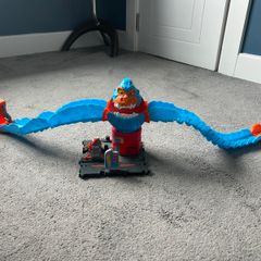 Hot Wheels Wreck & Ride Gorilla Attack Playset