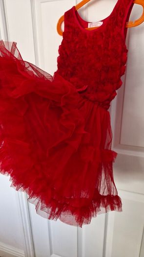 Bundle of 7 dresses, age 5-6.