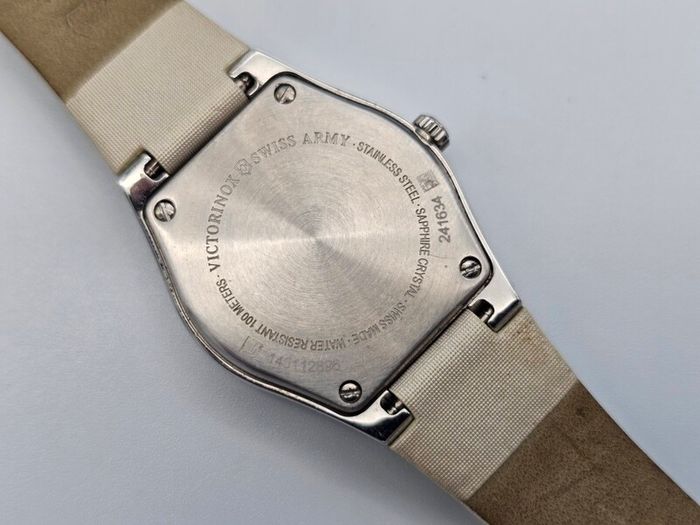 Swiss Made Victorinox Quartz Swiss Watch Lady's