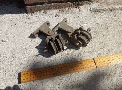 pair of double pulleys