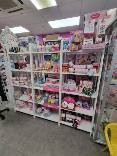 Retail stock Girls accessories