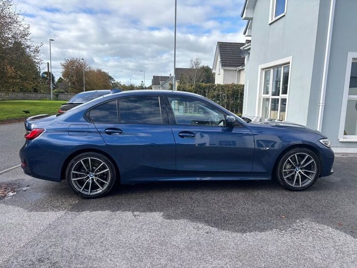 BMW 330e Sport Pro