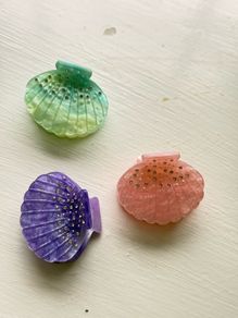hair claw clip