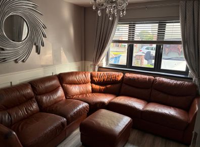 Corner suite