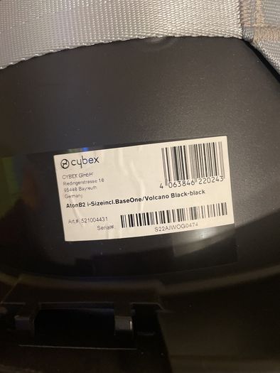 Cybex Aton B2 i size car seat & 2 x isofix bases