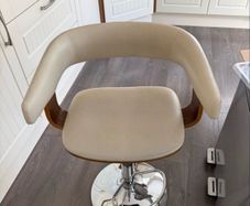 free bar stools