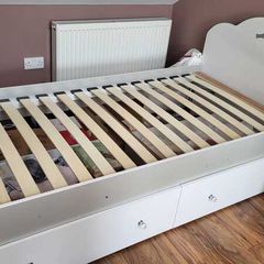 girls single bed frame (no mattress) two drawers