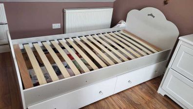 girls single bed frame (no mattress) two drawers
