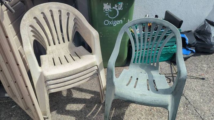 5 garden chairs