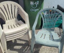 5 garden chairs