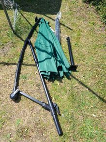 Overhanging parasol