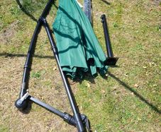 Overhanging parasol
