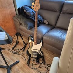 fender jazz bass mij