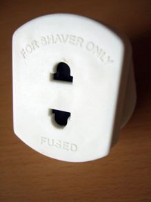 Travel Shaver UK Adapter Adaptor 1A 250V Fused