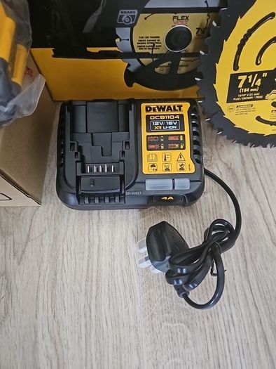 DeWalt DCS577, 6Ah 54v/18v Flexvolt Battery & Charger