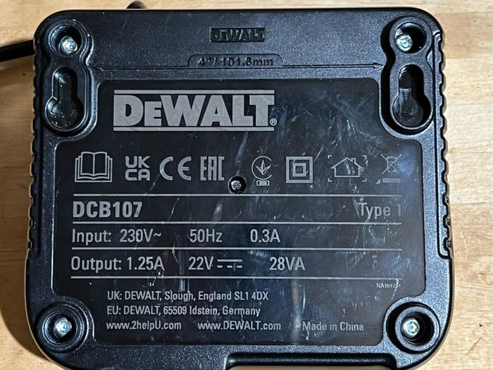 Dewalt DCB107 Multi-Voltage Charger (NEW)