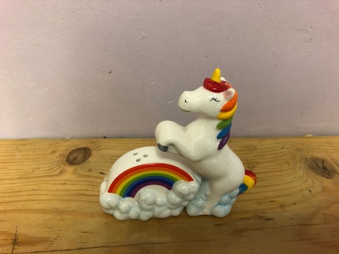 salt & pepper holders