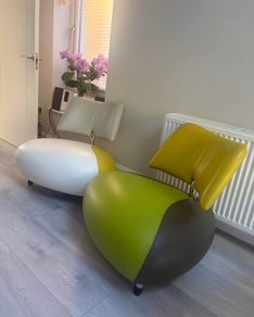 Leolux Pallone modern leather armchairs