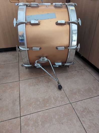 Sonor bass drum with hard case