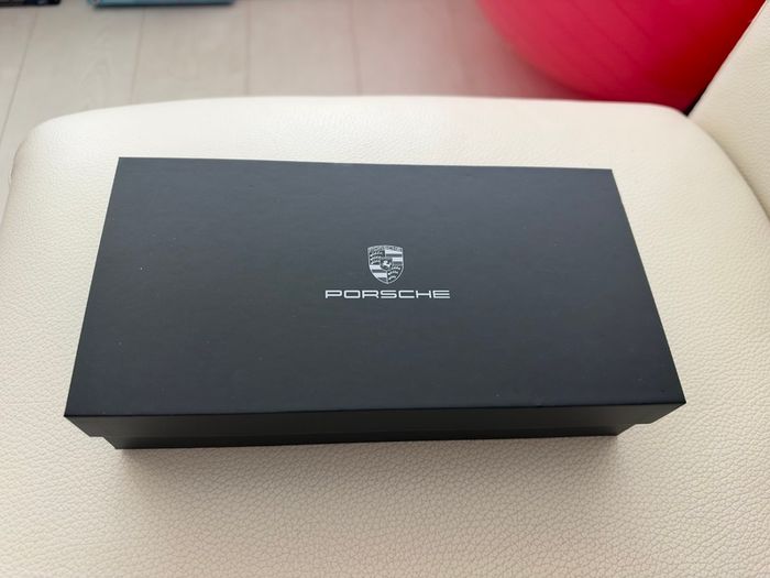 Porsche Cayenne model miniature