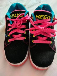 Heelys size 4 black and pink