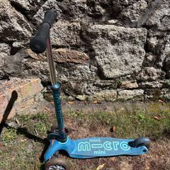 Kids Micro Mini scooter (blue) with removable parent steering handle