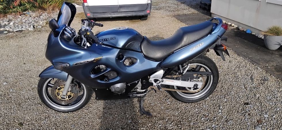 Motorbike SUZUKI GSX 750 F & Gear Accessories